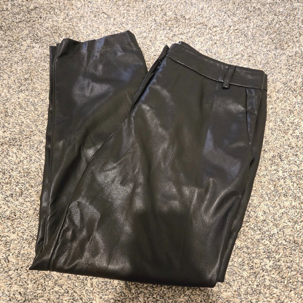 Velvet by Graham and Spencer Black Leather Cropped Pants 8